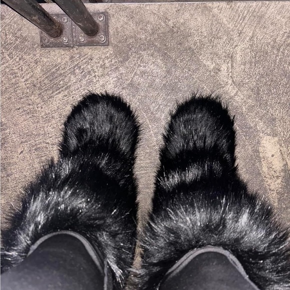 Custom made knee high fur boots all sizes available wide calf friendly - Picture 7 of 7